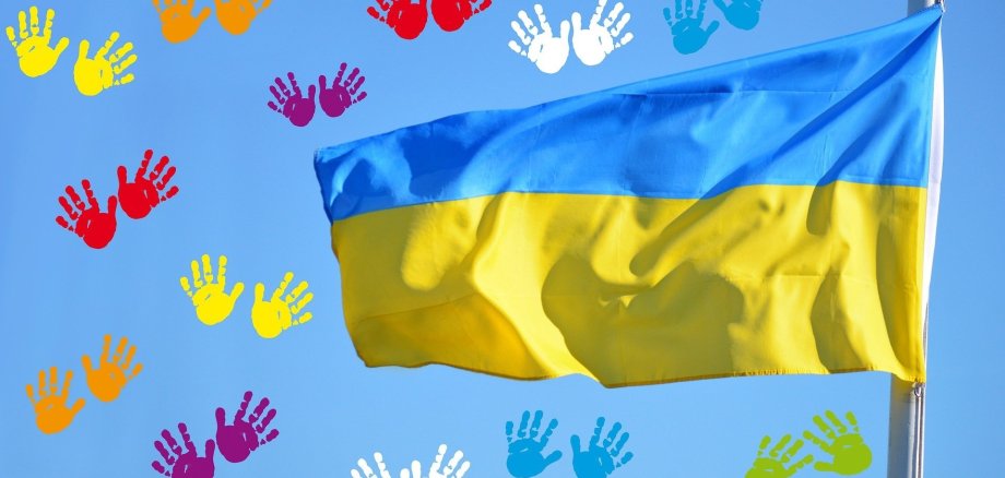 An dieser Stelle sehen sie ein Bild einer gehissten Ukraine Flagge